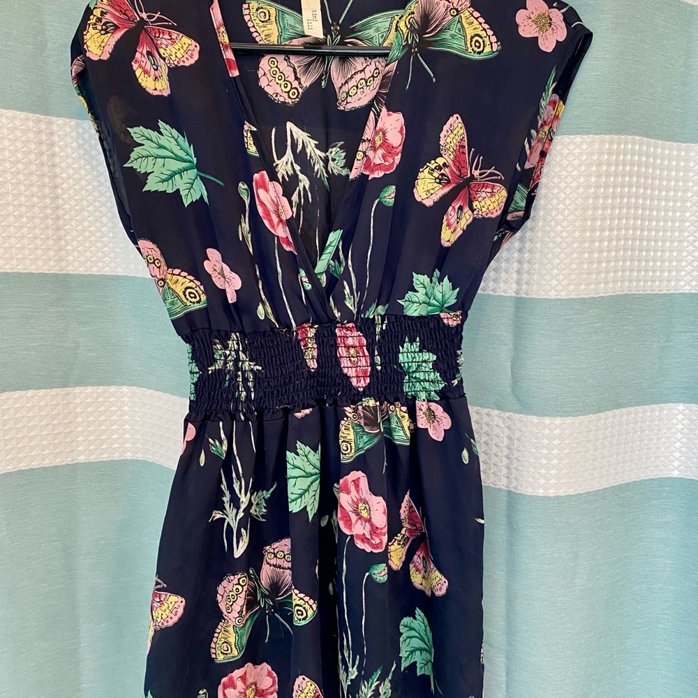 Francesca’s Silk smocked botanical butterfly top - Picture 1 of 6